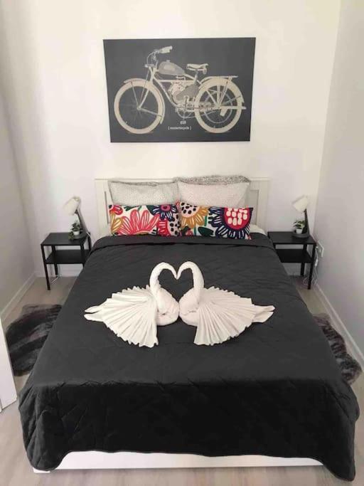 Perfect Location,Newly Decorated Modern, Large Place 60 M2, Really Quiet So You Can Have A Good Night Sleep, Ac, Netflix, Smart Tv, High-Speed Internet, World Famous New York Cafe Only 10 Minutes Walk Budapest Exteriör bild