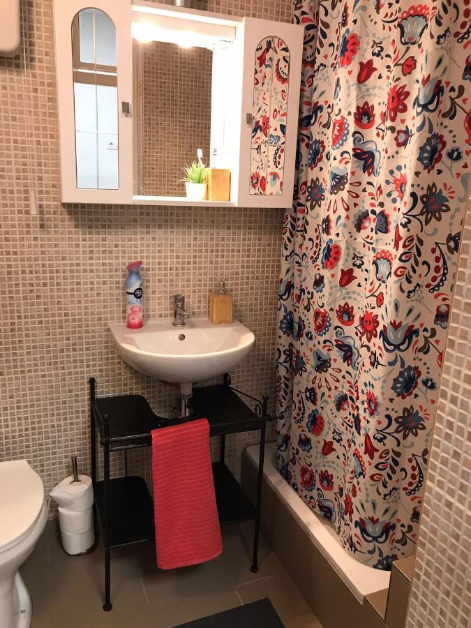 Perfect Location,Newly Decorated Modern, Large Place 60 M2, Really Quiet So You Can Have A Good Night Sleep, Ac, Netflix, Smart Tv, High-Speed Internet, World Famous New York Cafe Only 10 Minutes Walk Budapest Exteriör bild