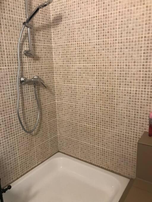 Perfect Location,Newly Decorated Modern, Large Place 60 M2, Really Quiet So You Can Have A Good Night Sleep, Ac, Netflix, Smart Tv, High-Speed Internet, World Famous New York Cafe Only 10 Minutes Walk Budapest Exteriör bild