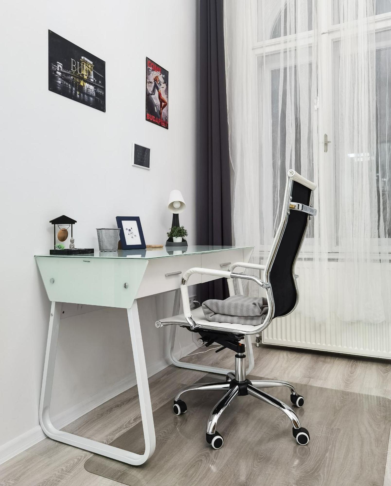 Perfect Location,Newly Decorated Modern, Large Place 60 M2, Really Quiet So You Can Have A Good Night Sleep, Ac, Netflix, Smart Tv, High-Speed Internet, World Famous New York Cafe Only 10 Minutes Walk Budapest Exteriör bild