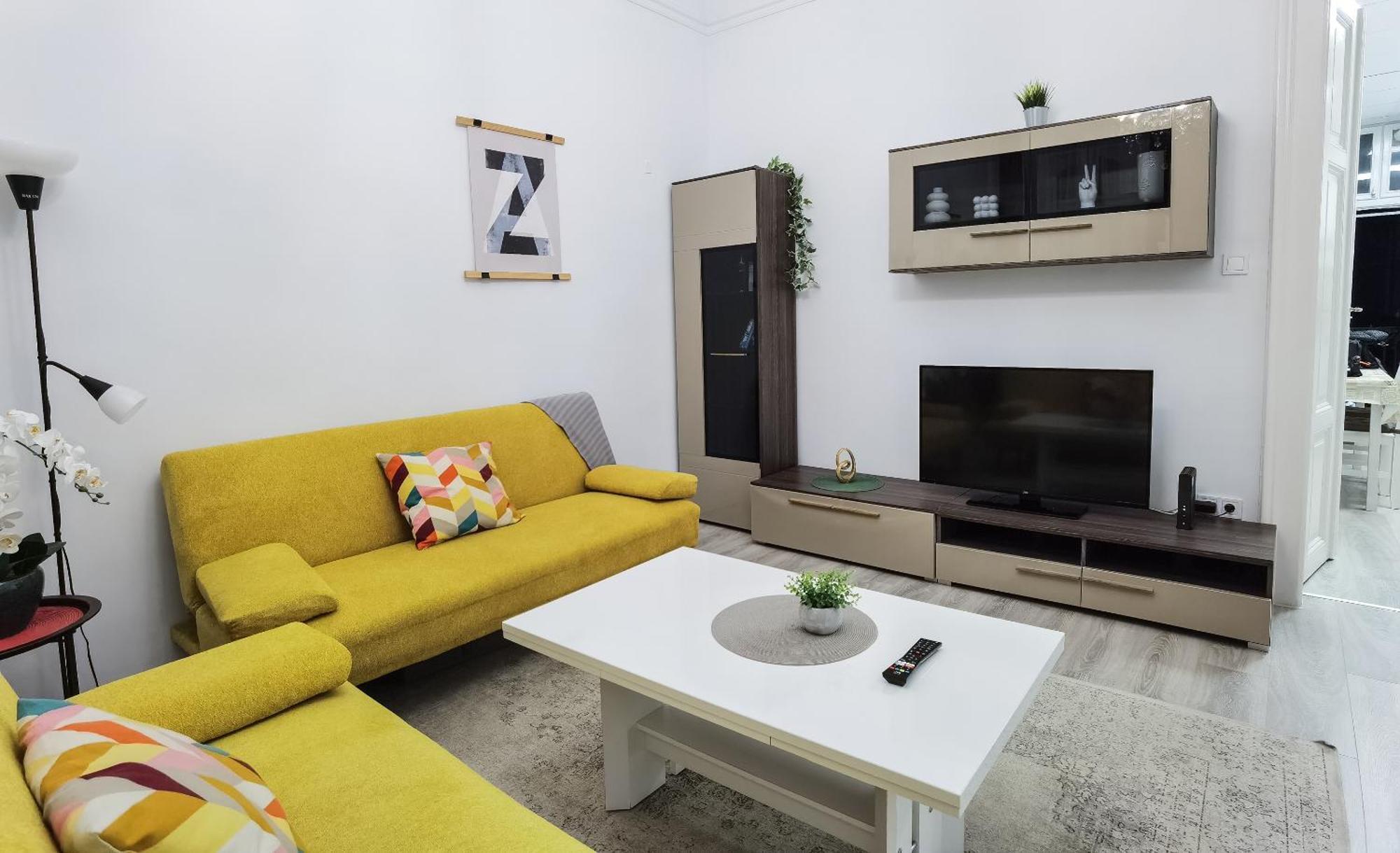 Perfect Location,Newly Decorated Modern, Large Place 60 M2, Really Quiet So You Can Have A Good Night Sleep, Ac, Netflix, Smart Tv, High-Speed Internet, World Famous New York Cafe Only 10 Minutes Walk Budapest Exteriör bild