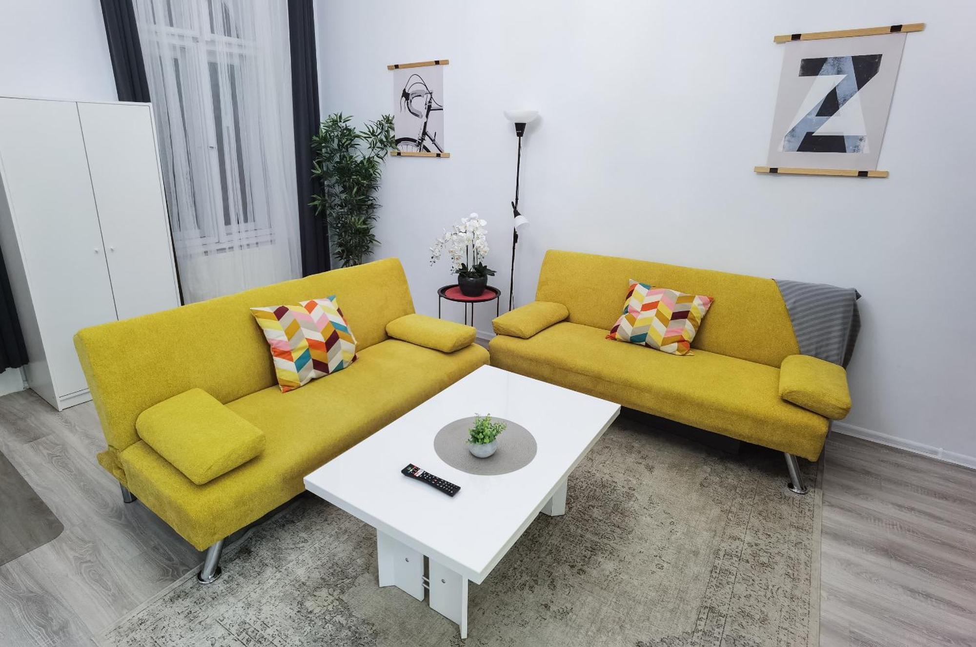 Perfect Location,Newly Decorated Modern, Large Place 60 M2, Really Quiet So You Can Have A Good Night Sleep, Ac, Netflix, Smart Tv, High-Speed Internet, World Famous New York Cafe Only 10 Minutes Walk Budapest Exteriör bild