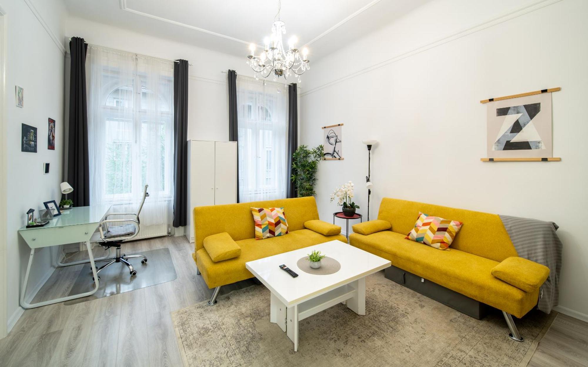 Perfect Location,Newly Decorated Modern, Large Place 60 M2, Really Quiet So You Can Have A Good Night Sleep, Ac, Netflix, Smart Tv, High-Speed Internet, World Famous New York Cafe Only 10 Minutes Walk Budapest Exteriör bild